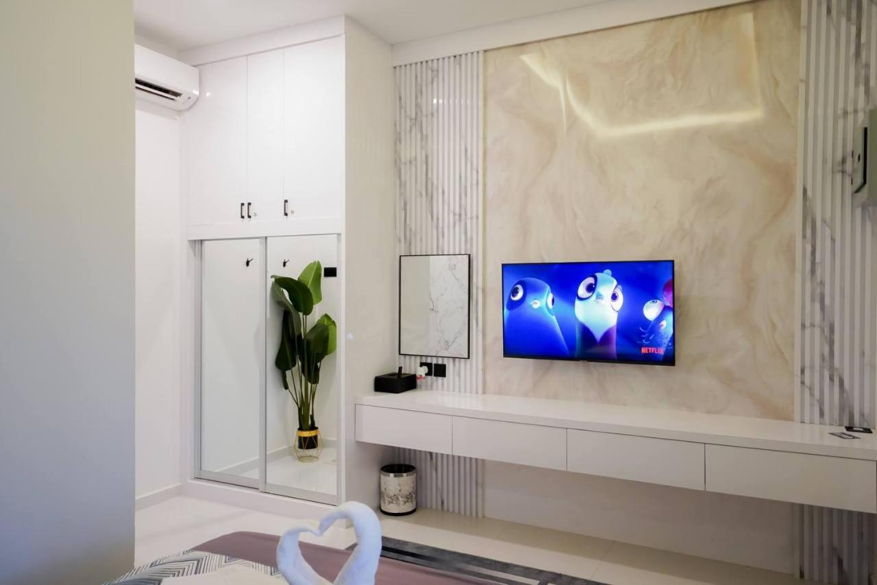 Auranad Tinyhouse Bandar Tanah Merah Wifi Netflix Екстер'єр фото