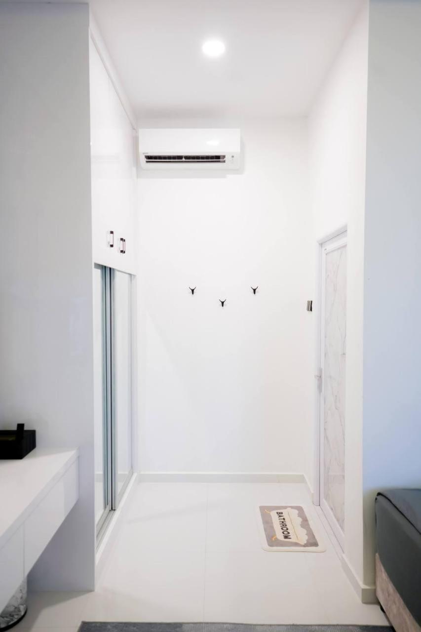 Auranad Tinyhouse Bandar Tanah Merah Wifi Netflix Екстер'єр фото