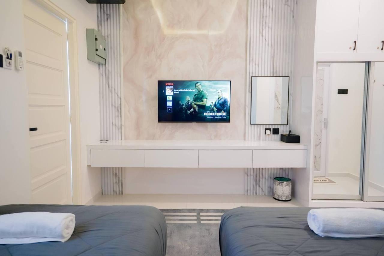 Auranad Tinyhouse Bandar Tanah Merah Wifi Netflix Екстер'єр фото